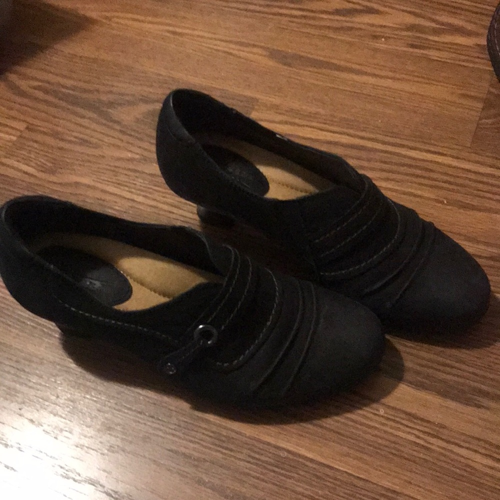 Earth Heels - image 4